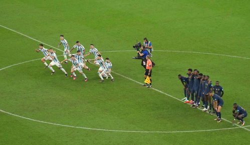 英联杯：曼联队5-2大胜莱斯特城队 顺利晋级